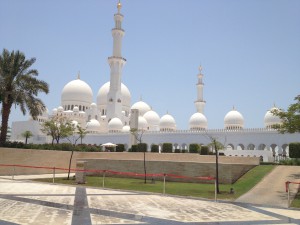 Blick auf die Scheich Zayid Moschee in Abu Dhabi