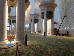 Im inneren der Scheich Zayid Moschee