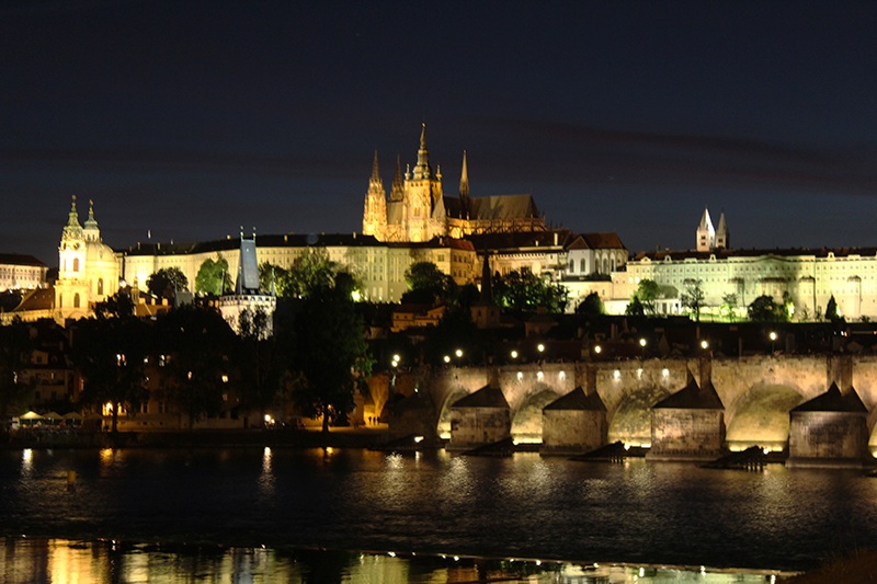 Karlsbrücke bei Nacht - Prag